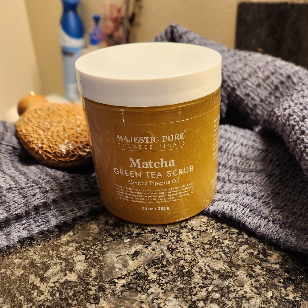**LAST CHANCE** NWT Matcha Green Tea Body Scrub